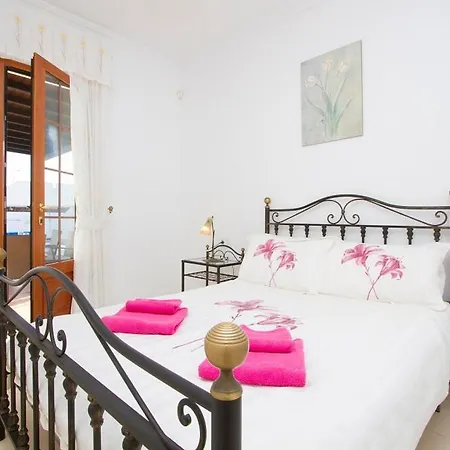 Puerto Del Carmen Sleeps 7 With Pool And Wifi *